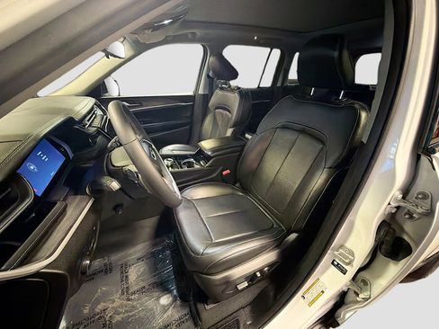 Used 2022 Jeep Grand Cherokee Limited 4xe w/ Luxury Tech Group II image 13