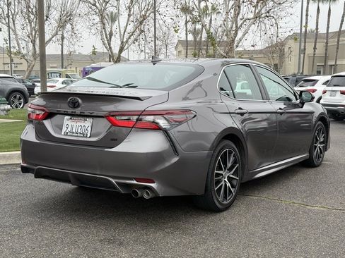 Used 2024 Toyota Camry SE image 7