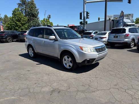 Used 2010 Subaru Forester 2.5X Premium AWD/4WD image 10