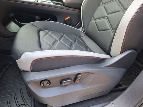 New 2026 Volkswagen Atlas Peak Edition image 10