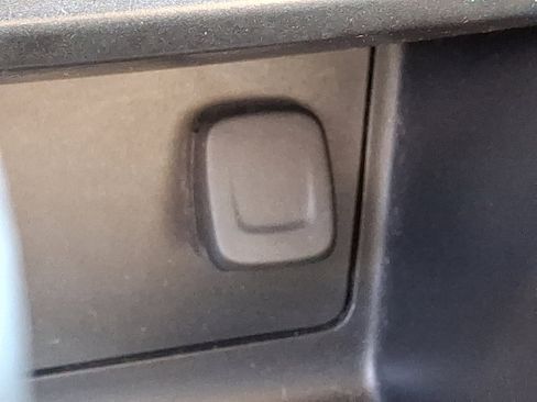 Used 2021 Chevrolet Colorado LT image 22