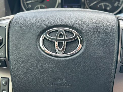 Used 2017 Toyota Tacoma Limited w/ Tow Package AWD/4WD image 39