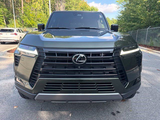 Used 2024 Lexus GX 550 AWD/4WD image 2