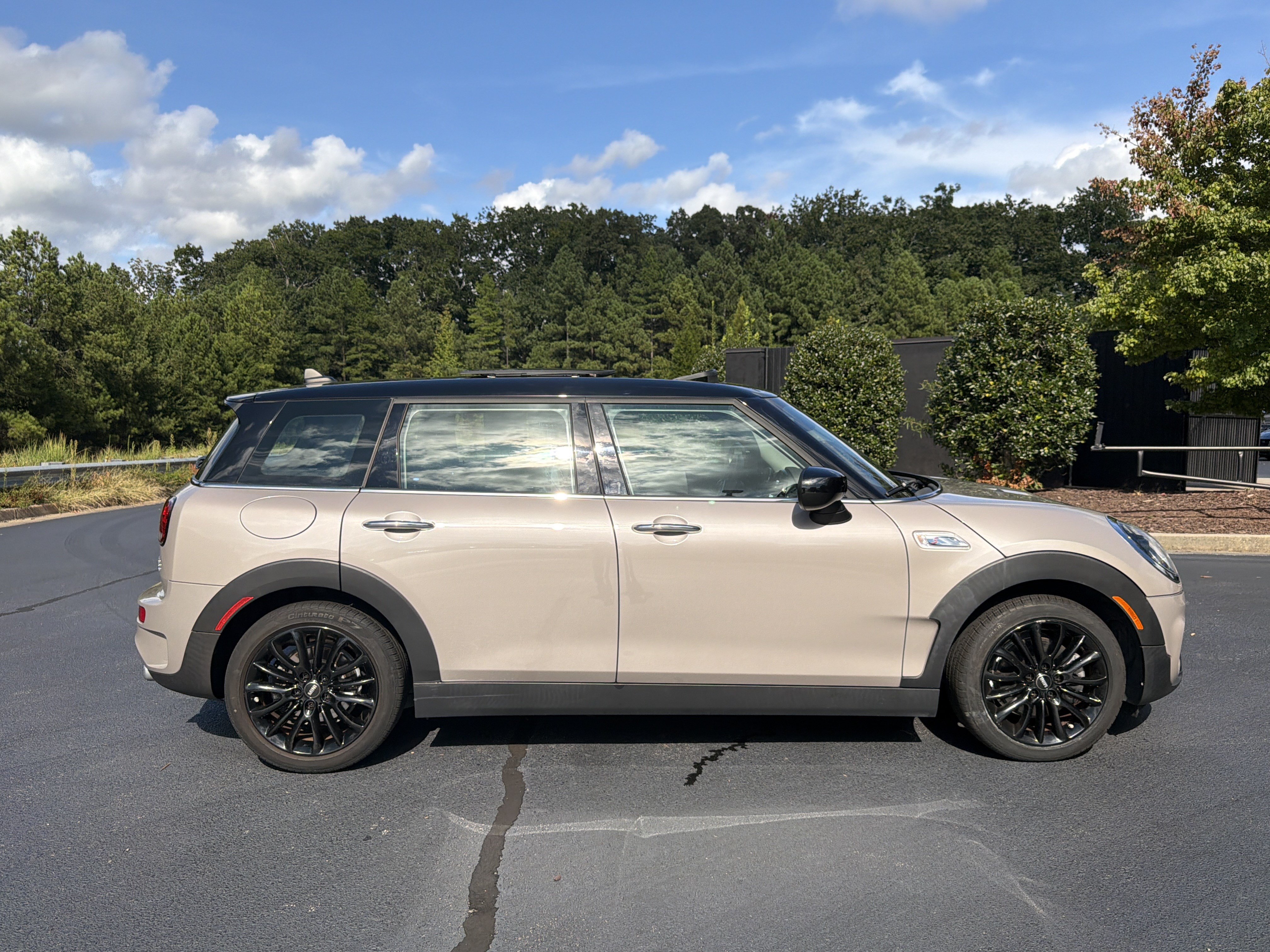 Certified 2024 MINI Cooper Clubman S FWD image 5