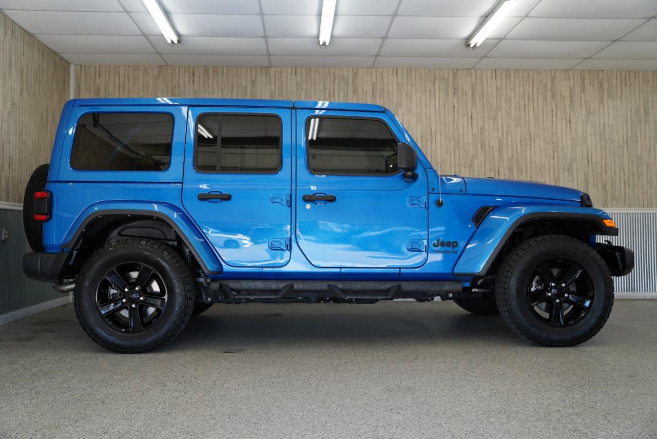 Used 2021 Jeep Wrangler Unlimited Sahara AWD/4WD image 6