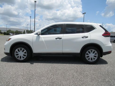 Used 2020 Nissan Rogue S FWD image 4