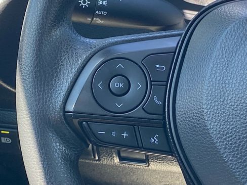 Used 2022 Toyota Corolla LE FWD image 6