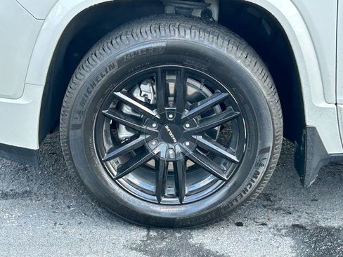 Used 2022 GMC Acadia Denali w/ Denali Ultimate Package image 13