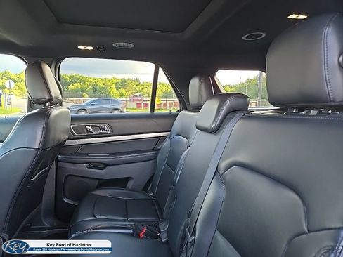 Used 2019 Ford Explorer XLT w/ Equipment Group 202A AWD/4WD image 41