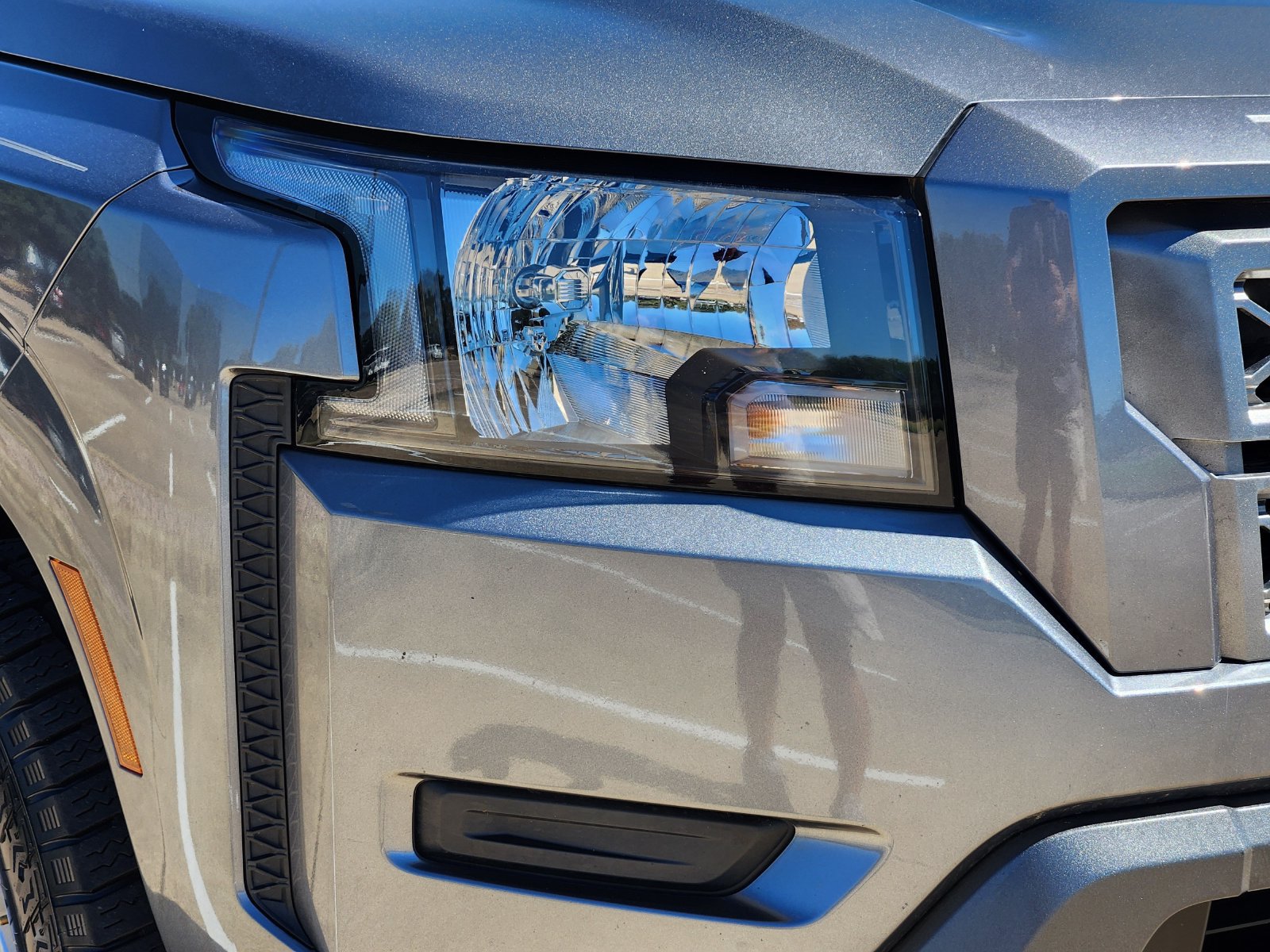 Used 2024 Nissan Frontier SV w/ Technology Package AWD/4WD image 9