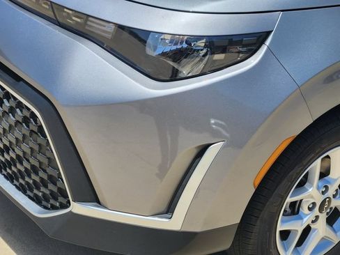Used 2025 Kia Soul LX w/ LX Technology Package FWD image 9