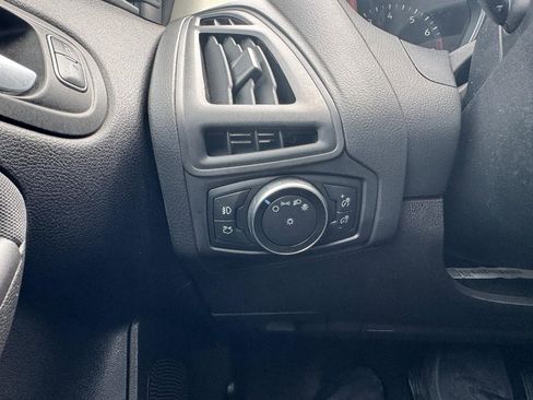 Used 2018 Ford Focus SEL w/ Cold Weather Package FWD image 28