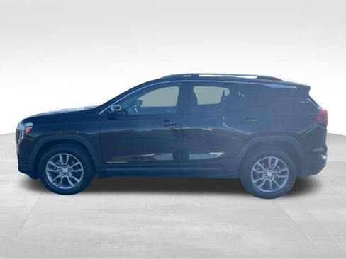 Used 2024 GMC Terrain SLT AWD/4WD image 2