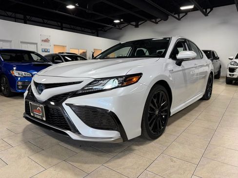 Used 2021 Toyota Camry XSE w/ Navigation Upgrade Package FWD image 11