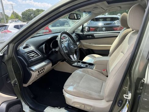 Used 2017 Subaru Outback 2.5i Premium AWD/4WD image 12