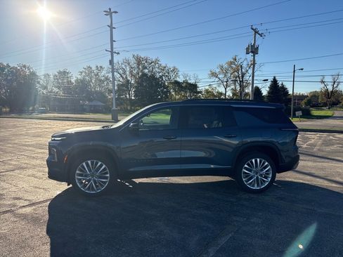 New 2026 Chevrolet Traverse LT w/ Driver Confidence Package image 2