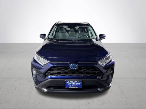 Used 2020 Toyota RAV4 XLE AWD/4WD image 3