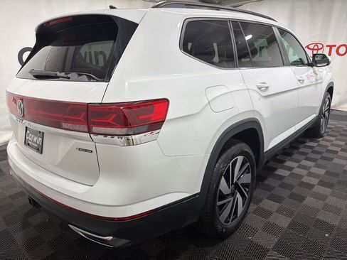 Used 2025 Volkswagen Atlas SE image 6