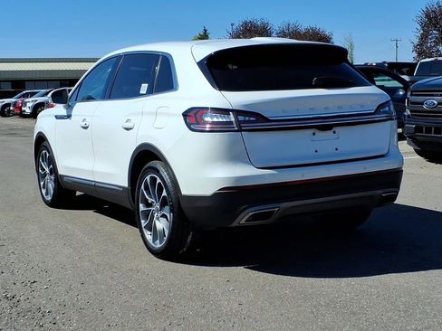 Used 2023 Lincoln Nautilus Reserve AWD/4WD image 3