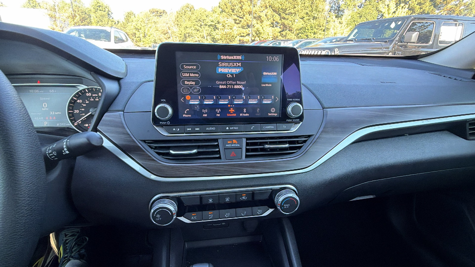 Used 2025 Nissan Altima 2.5 SV FWD image 31