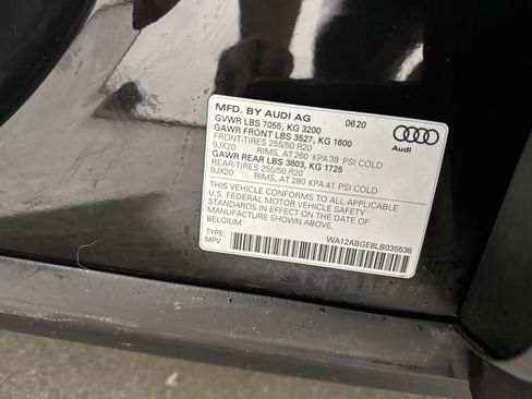 Used 2020 Audi e-tron Premium Plus image 39