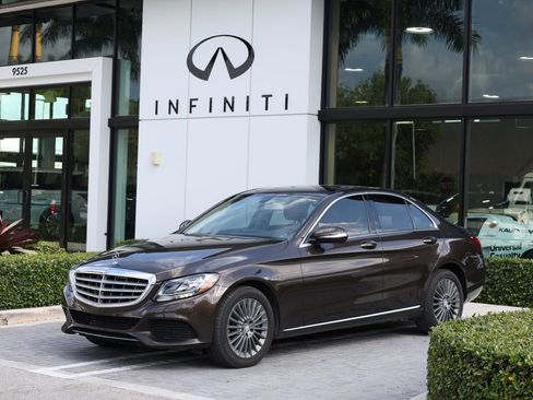 Used 2015 Mercedes-Benz C 300 Sedan image 1