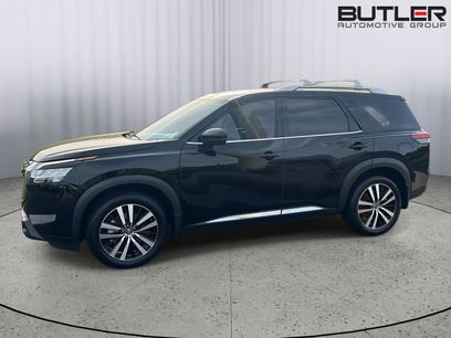 Used 2023 Nissan Pathfinder Platinum