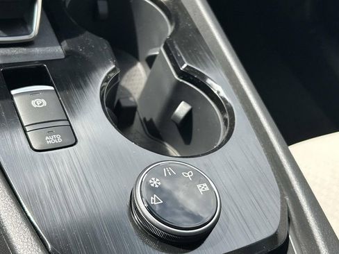 New 2026 Nissan Rogue SV AWD/4WD image 33