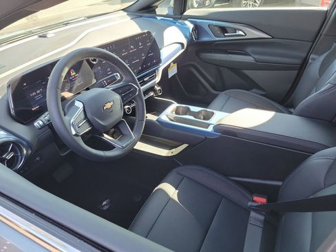 New 2026 Chevrolet Equinox EV LT image 3