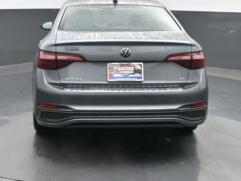 Used 2022 Volkswagen Jetta SE FWD image 4