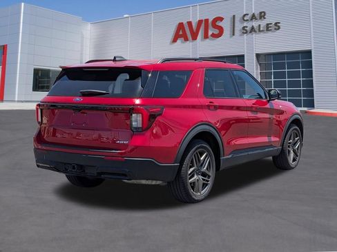 Used 2025 Ford Explorer ST-Line w/ ST-Line Street Pack AWD/4WD image 6