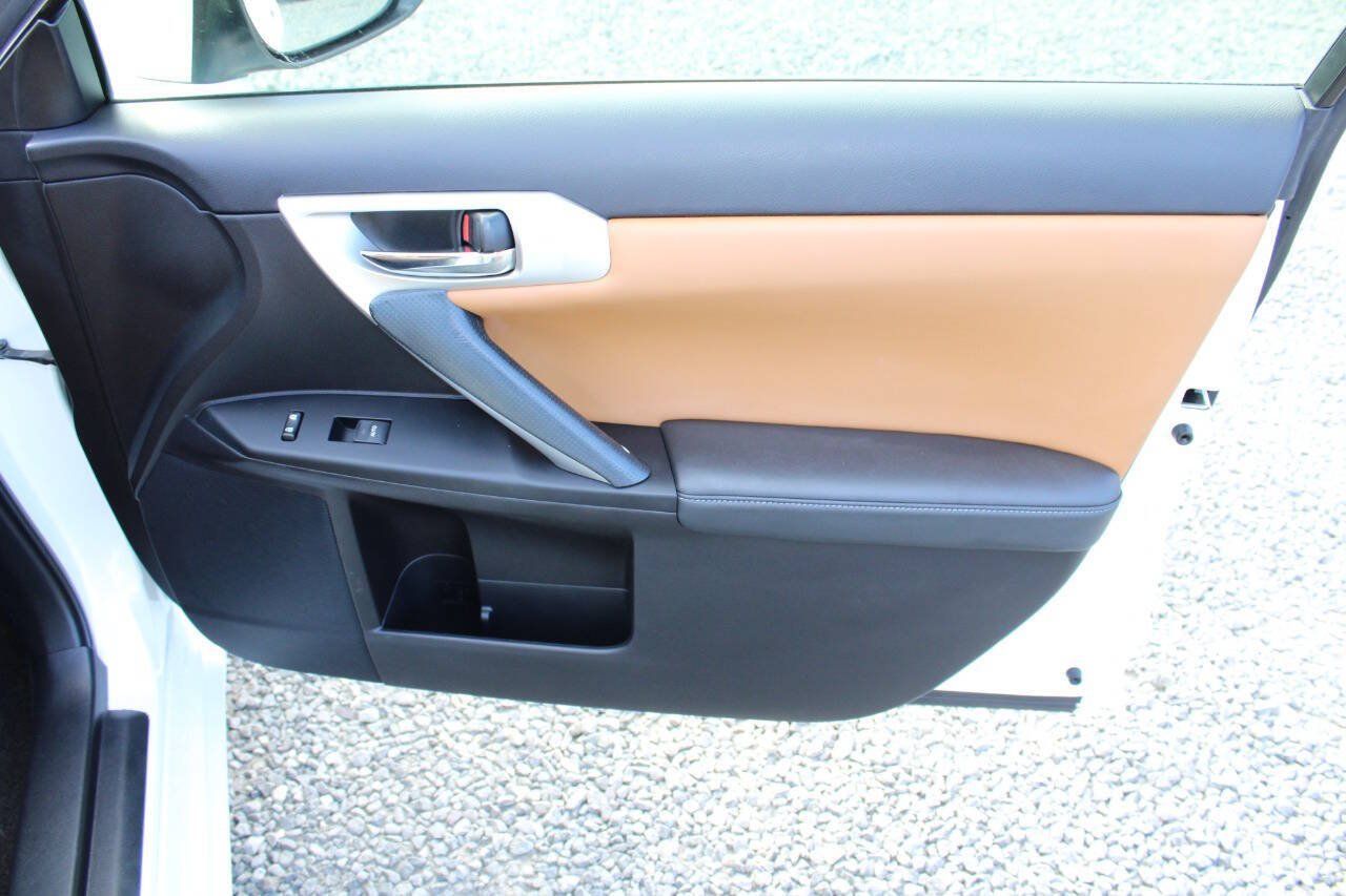 Used 2012 Lexus CT 200h Premium w/ Premium Audio Pkg FWD image 21