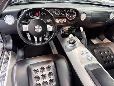 Used 2006 Ford GT RWD image 17