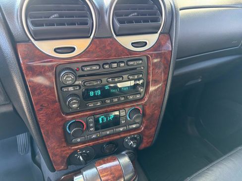 Used 2006 GMC Envoy Denali image 9