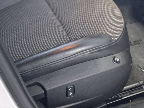 Used 2016 Chevrolet Malibu LT w/ Power Convenience Package FWD image 6