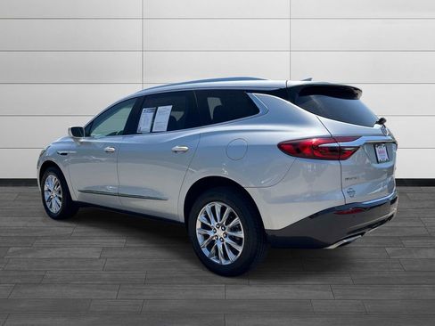 Used 2018 Buick Enclave Premium w/ Experience Buick Package FWD image 5