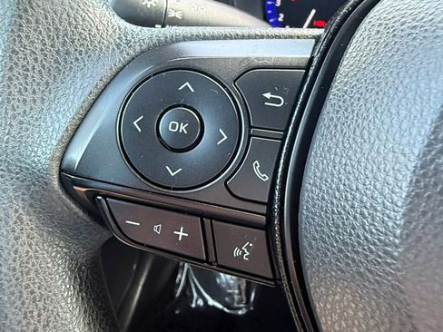 Used 2020 Toyota Corolla LE FWD image 29