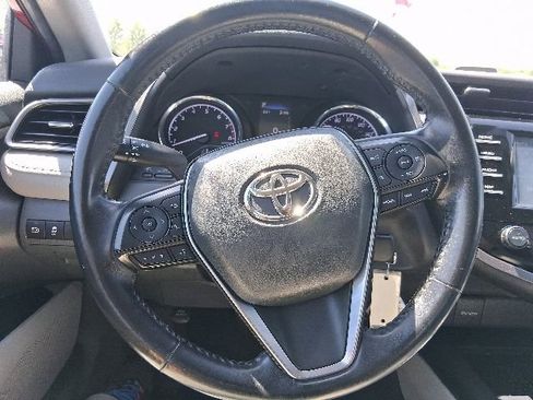 Used 2020 Toyota Camry SE w/ Carpet Mat Package FWD image 18