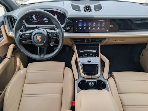 Certified 2026 Porsche Cayenne E-Hybrid AWD/4WD image 11