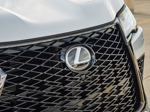 Used 2024 Lexus LX 600 F Sport image 10