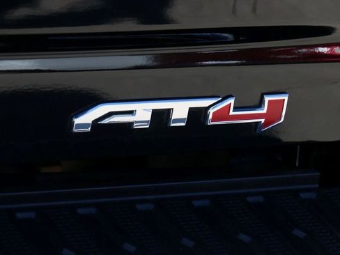 Used 2022 GMC Sierra 2500 AT4 w/ AT4 Premium Plus Package image 8