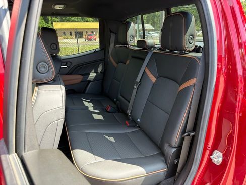 Used 2025 GMC Canyon AT4 w/ Technology Plus Package AWD/4WD image 20