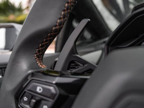 Used 2024 Lamborghini Huracan EVO image 17