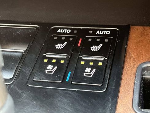 Used 2021 Lexus RX 450hL AWD w/ Premium Package image 41