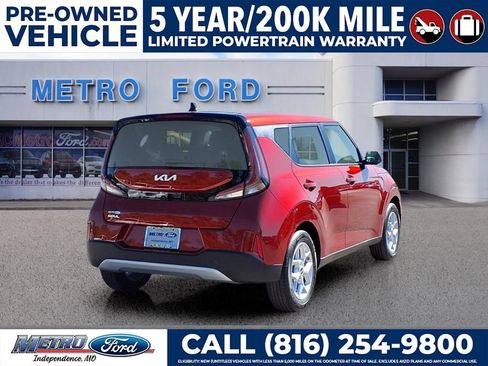 Used 2025 Kia Soul LX w/ LX Technology Package FWD image 3
