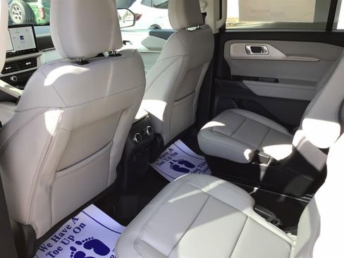 New 2026 Ford Explorer Active w/ Active Comfort Package image 17