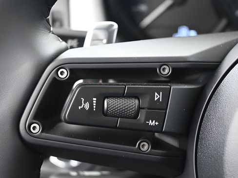 New 2026 Porsche Macan AWD/4WD image 18