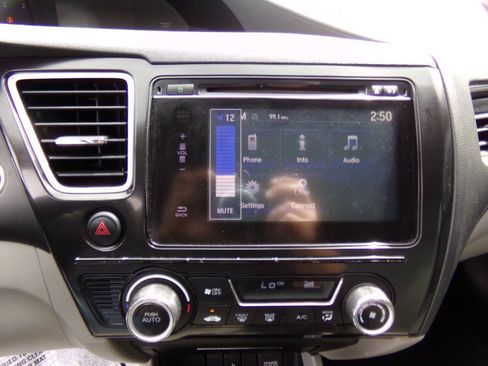 Used 2015 Honda Civic Hybrid Sedan image 16