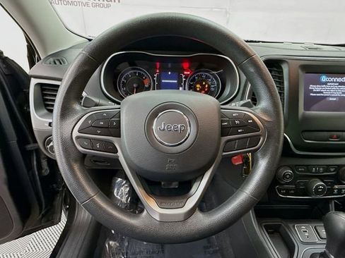 Used 2019 Jeep Cherokee Latitude w/ Popular Appearance Group image 11