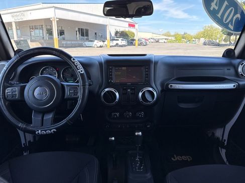 Used 2014 Jeep Wrangler Sahara w/ Connectivity Group AWD/4WD image 19